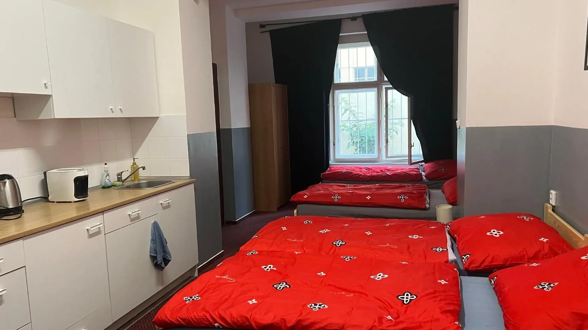 Hostel Summer Apartment Praga Czechy